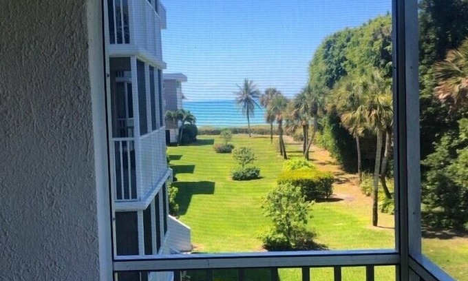 Sanibel Condo | Island Beach Club #220B is a 2/2 vacation rental on Sanibel Island!
