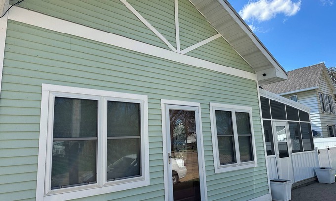 Sabula House | Island Getaway in the Midwest!