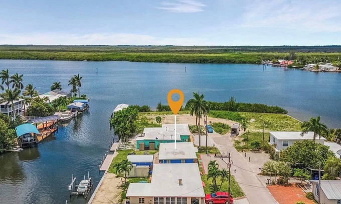 Matlacha House | Island life! Waterfront 1br/1bth w/ dock and kayaks - pet friendly