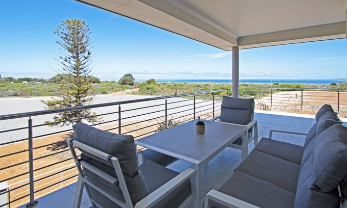 Jurien Bay House | Island Retreat: 4 BR, 2 BA House in Jurien Bay, Sleeps 8