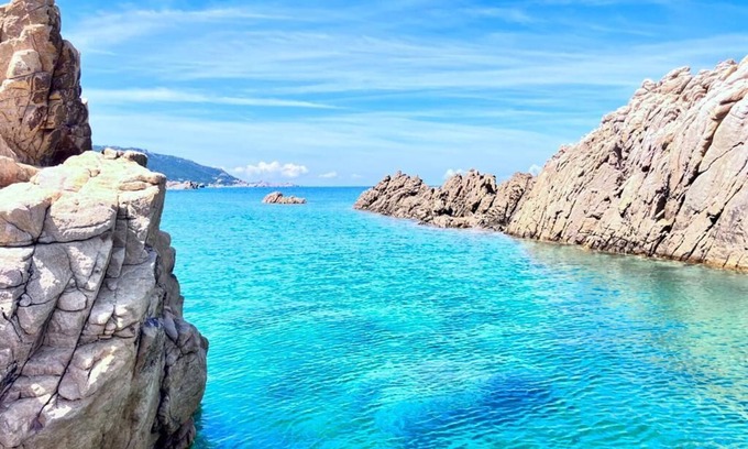 Paduledda Apartment | Isola Rossa apartment with breathtaking sea view