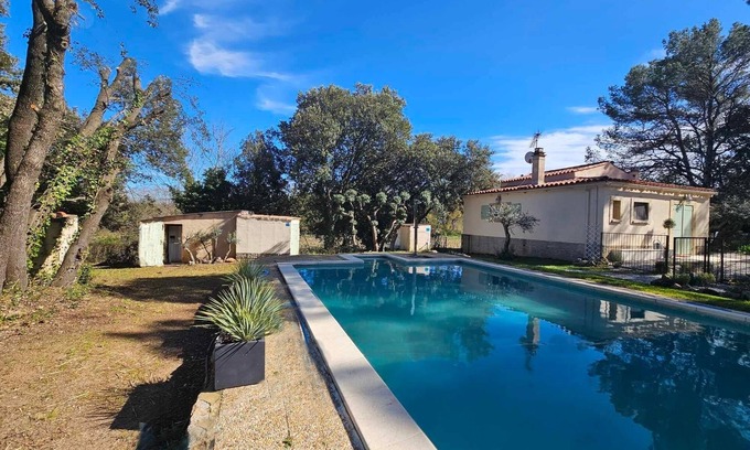 Besse-sur-Issole House | Issola - Maison familiale avec piscine