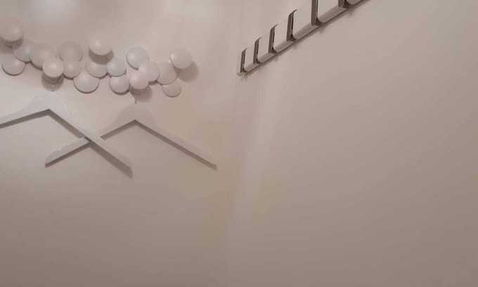 Belvedere Apartment | It a one bedroom studio apartment with a free parking and close to train station