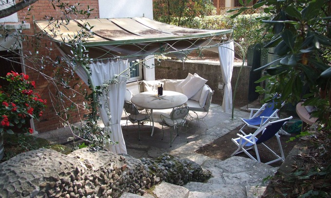Marina di Castagneto Carducci Apartment | Comfortable apartment with private terrace by the sea, in Marina di Castagneto
