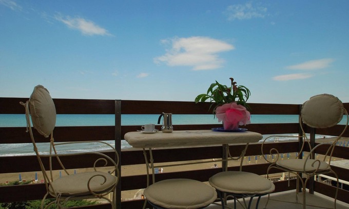 Marina di Castagneto Carducci Apartment | Holiday apartment Marina di Castagneto Donoratico for 1 - 4 persons with 1 bedroom - Holiday apartme