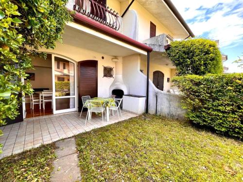 Porto Santa Margherita Villa | Relax in a villa with private garden