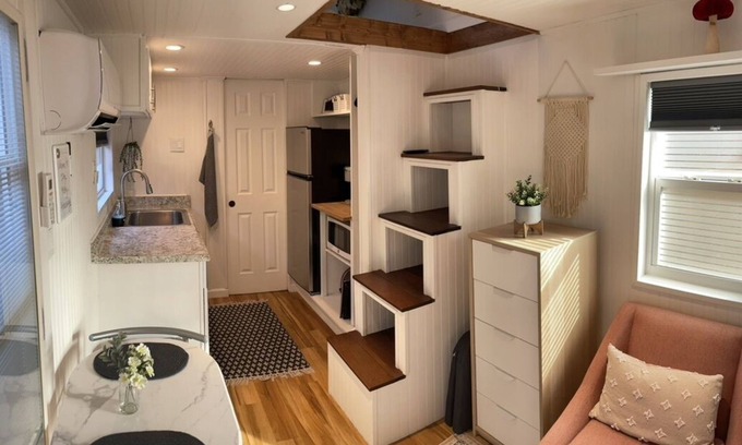 North Shoal Creek House | Itty Bitty City Hideaway