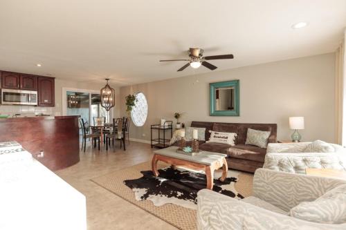 Wildwood House | IVP Manor House By LAKE BEACH and NAVAL BASE