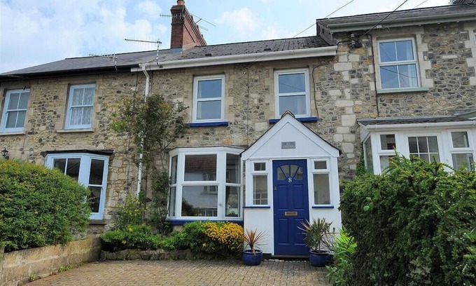 Beer Cottage | IVY COTTAGE, pet friendly, country holiday cottage in Beer