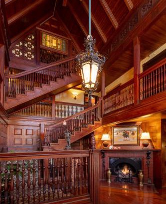 Bellevue Avenue Historic District Bed & Breakfast | Ivy Lodge