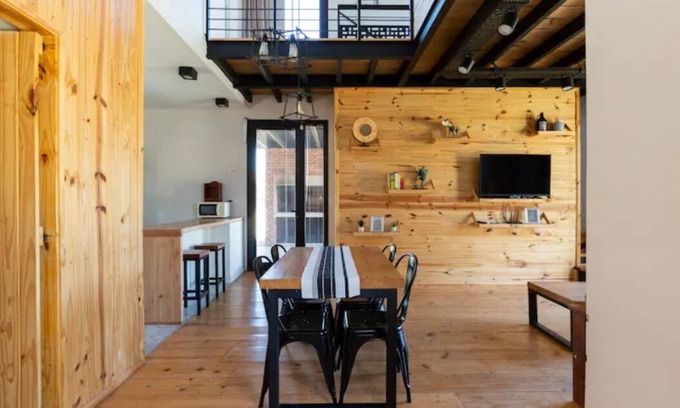 Dr. Enrique Zarate House | Iwoka Country Loft. Two-story property, with swimming pool, fully equipped!