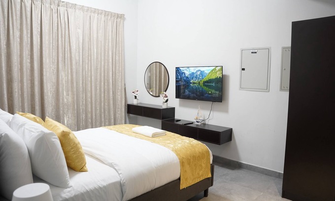 Al Mankhool Apartment | IZA 1 Rose 301