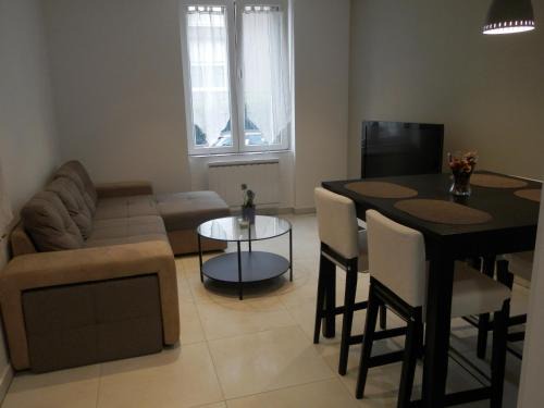 Quartier Saint-Leon Apartment | JAB'S HOME