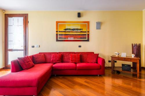 Casalgrande Apartment | Jacuzzi Apartment in Italian Villa, Wi-Fi & Garden Sassuolo - Maranello