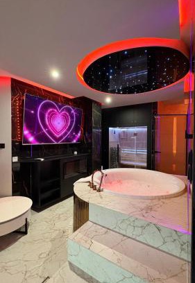 Grzegorzki Apartment | Jacuzzi Glass-House Wislane Tarasy with Sauna and Parking