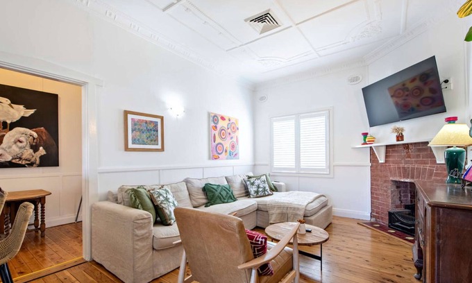 Dubbo House | James Cottage - Close to CBD, Charm Awaits