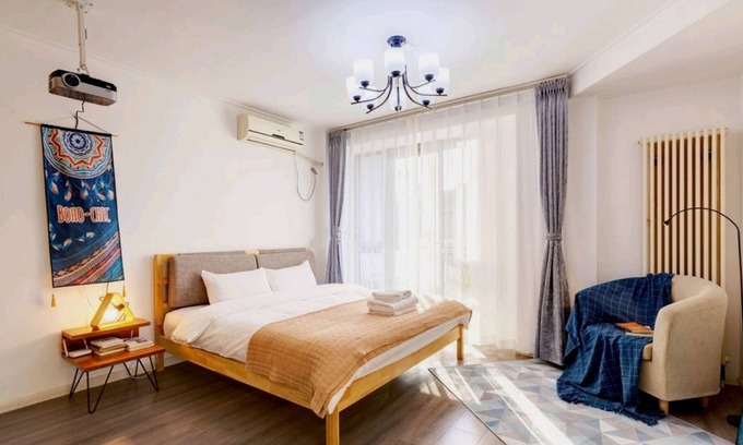 Downtown Beijing Apartment | Janyue Movie Night High Rise View