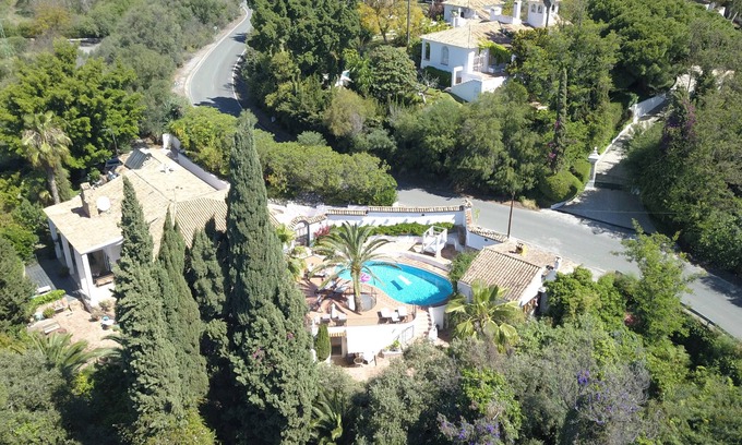 Marbella Bed & Breakfast | Jardines De La Reina Boutique B&B