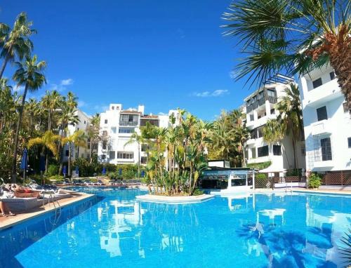 Nikki Beach Apartment | Jardines de las Golondrinas Marbella with Sea Views