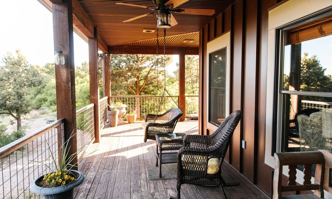 Moab Cabin | Jaydee's Run Cabin @ Whispering Oaks, 20 miles from Moab!