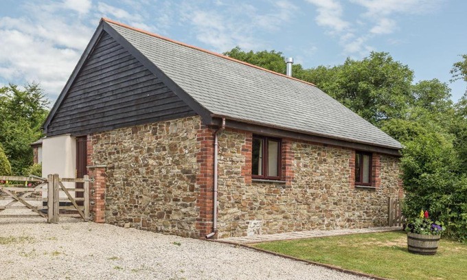 Holsworthy House | Jenny Wren