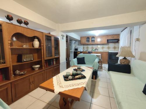 Choristi Apartment | Jennys Vintage Studio - Motorcycle Friendly