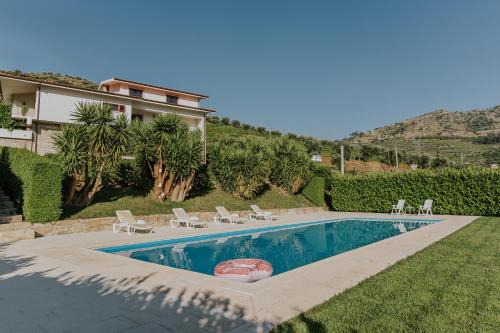 Valdigem House | Jerónimos Garden & Pool Villas