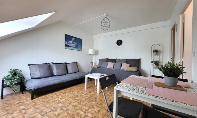Les Templiers Apartment | JH1 St Quentin en Yvelines : Nice studio + parking lot