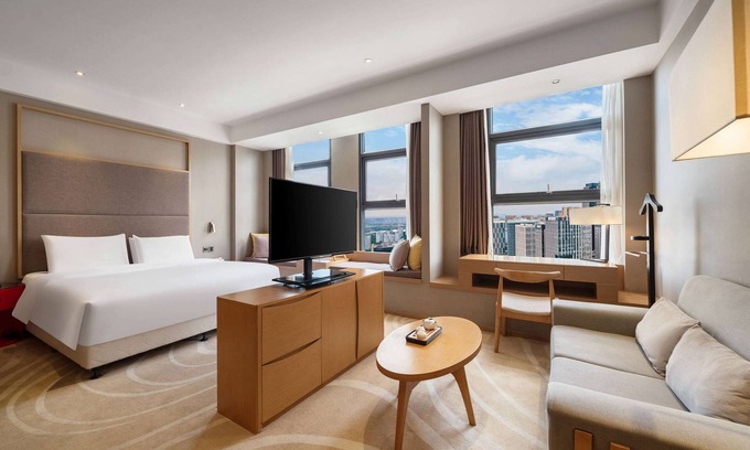 Chengdu Hotel | Jingtang Ramada Encore Hotel