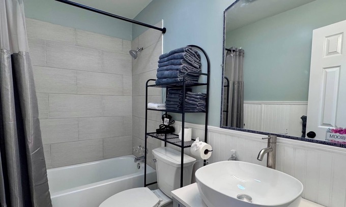 Gulfport House | Joan House, Sleep 12, Game Room, Beach, Casino