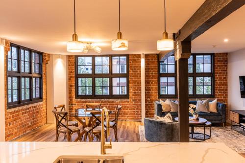 Whanganui Apartment | Johnston Apartments - Award-winning building, Your unforgettable stay