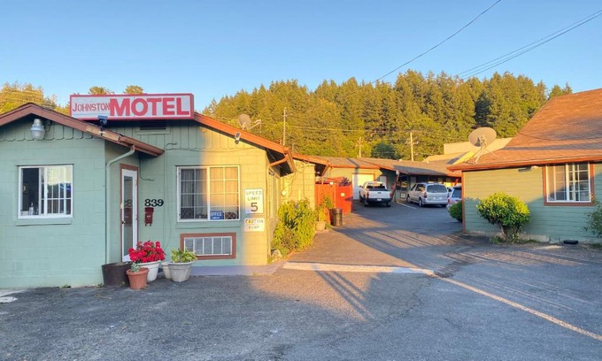 Garberville Hotel | Johnston's Motel
