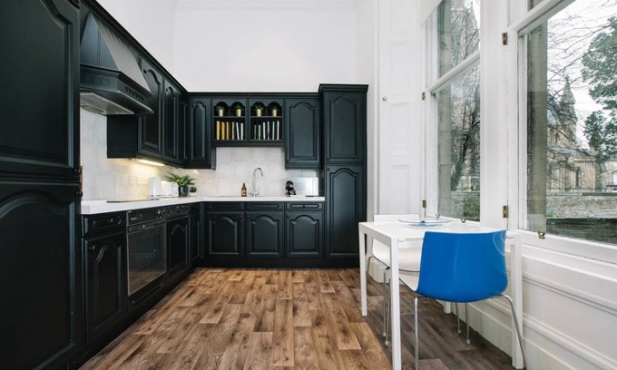 West End Apartment | JOIVY Palmerston Place Residence: Luxury City Centre Apt With Private Parking