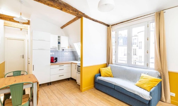 L'Europe Apartment | Joli Appartement Paris Centre Saint-lazare Opéra