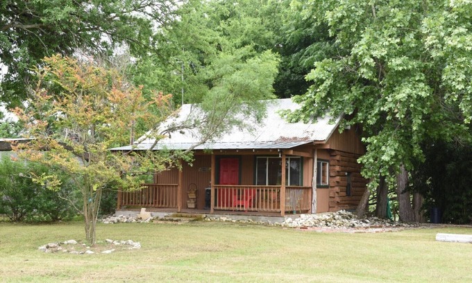 Utopia Cabin | Jones Riverside Cabin