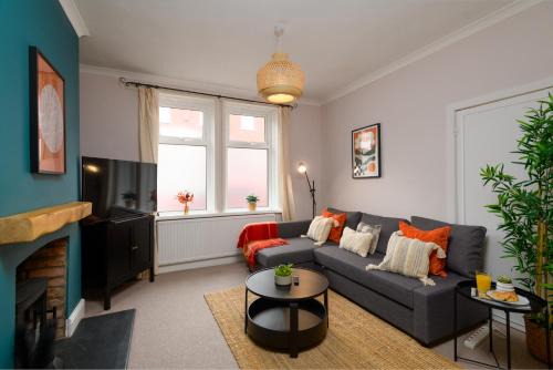 Barry House | Joseph Suite by Koya Homes - 3-Bedroom Home, Central High Street, Free Parking