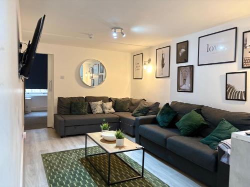 Chinatown Apartment | Jude's Place 01