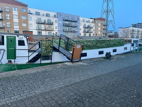 Colchester Boat Rental | Judith Barge