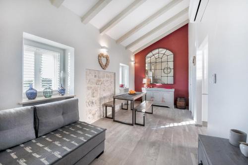 Babino Polje Apartment | Jully apartment with swimming pool