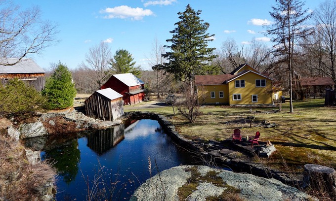 Town of Olive House | JULY RENTAL - MAGICAL PRIVATE SWIMMING QUARRY!