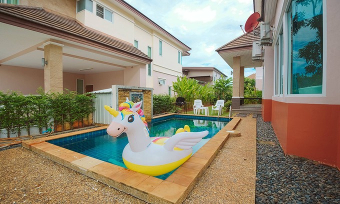 Downtown Krabi Villa | June Pool Villa