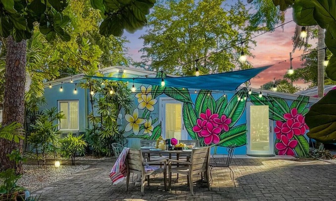 Riverside Park Condo | Jungle Fortress - Cozy Studio/Mins to Airport+Port