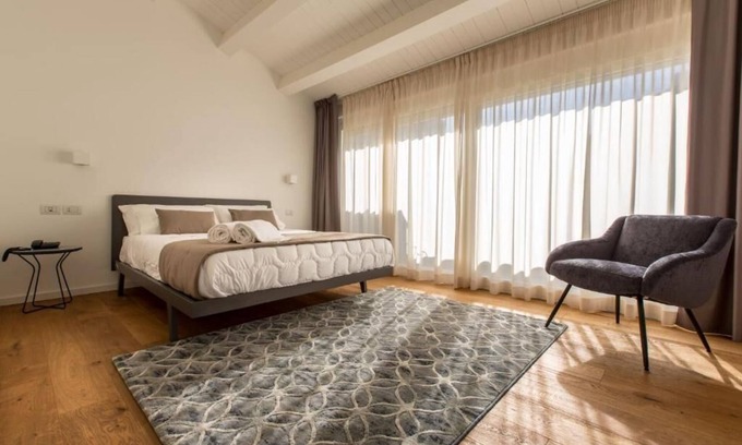 Catania City Centre Apartment | Junior Suite with Terrace - A wisp of smoke