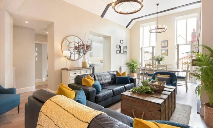 Seahouses Cottage | JUNIPER COTTAGE, pet friendly in Seahouses