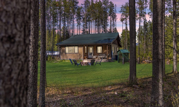 Coram House | Juniper Presents: Cozy 2BR Retreat in Coram - Close to Glacier National Park