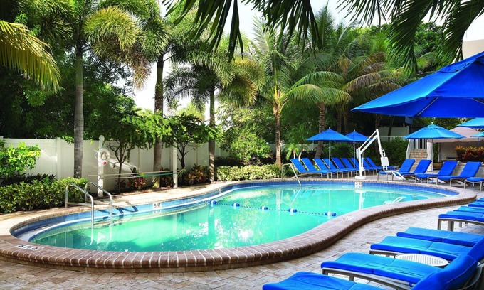 Pompano Beach Resort | Just across from Pompano Beach!