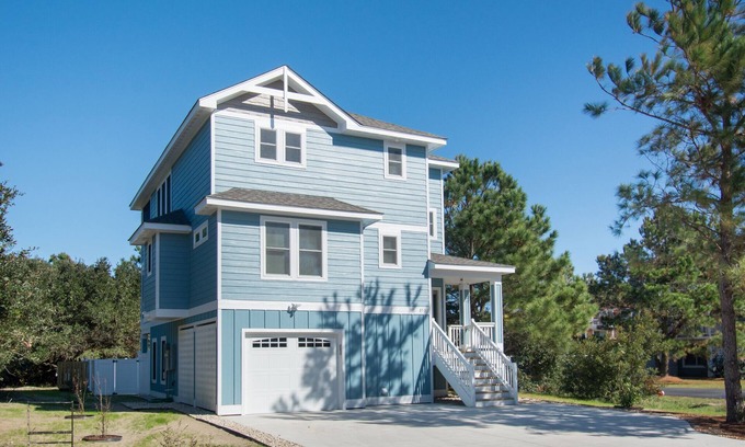 Monteray Shores House | Just Horsin' Around: Saltwater Pool, Spa, Club Access w/Tennis & Fitness Center