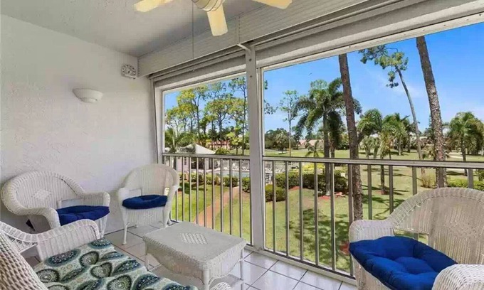Gleneagles Condo | Just Minutes From 5th Ave And The Great Beaches In Naples