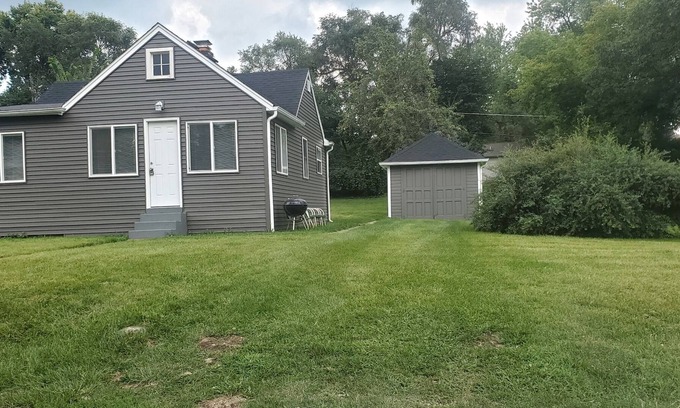 Solon Mills Cottage | Just Off The Lake Comfy Cottage