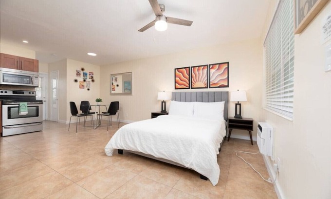 Wilton Manors Apartment | Just Off Wilton Drive! Apt 7